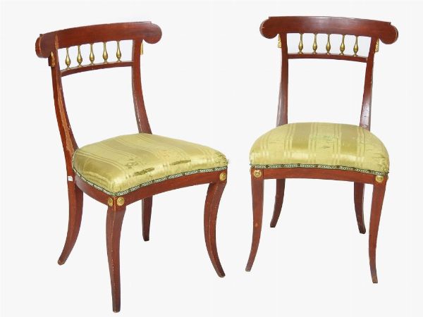 Serie di sei sedie in legno laccato e in parte dorato  - Asta Arte moderna e contemporanea / Arredi, Argenti e Dipinti Antichi - Associazione Nazionale - Case d'Asta italiane