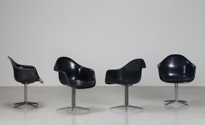 CHARLES & RAY EAMES (1907 - 1978) - Quattro sedie in alluminio e vetroresina  mod. La Fonda per Herman Miller anni 50