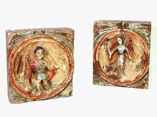 Coppia di formelle in legno intagliato  - Asta Arredi e dipinti antichi - Associazione Nazionale - Case d'Asta italiane