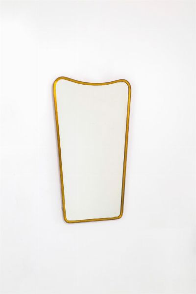 PRODUZIONE ITALIANA : Specchio con bordo in in ottone e cristallo specchiato. Anni '50 cm 61x92  - Asta Design - Associazione Nazionale - Case d'Asta italiane