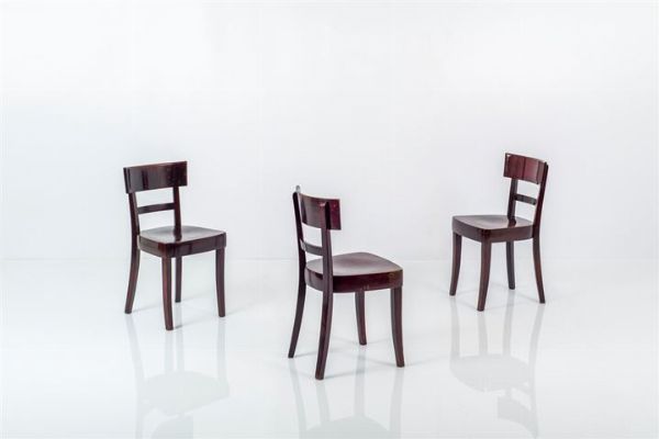 SOCIETA' ANONIMA ANTONIO VOLPE : Tre sedie in legno. Anni '50 cm 81x39x37  - Asta Design - Associazione Nazionale - Case d'Asta italiane