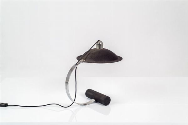 STILNOVO : Lampada da tavolo in acciaio cromato e metallo verniciato. Anni '50 h cm 40  - Asta Design - Associazione Nazionale - Case d'Asta italiane