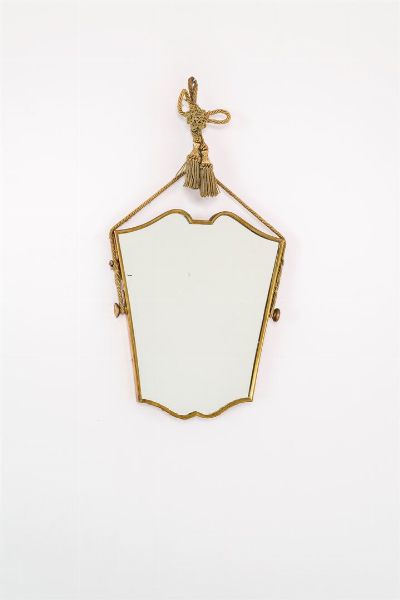 PRODUZIONE ITALIANA : Specchio con bordo sagomato in ottone. Anni '50 cm 46x40  - Asta Design - Associazione Nazionale - Case d'Asta italiane