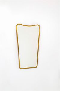 PRODUZIONE ITALIANA - Specchio con bordo in in ottone e cristallo specchiato. Anni '50 cm 61x92