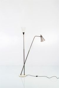OSTUNI GIUSEPPE - Lampada da terra in ottone nichelato  diffusori in plexiglass  base in marmo. Anni '50 h cm 190
