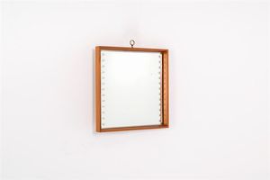 PRODUZIONE ITALIANA - Specchio con cornice in legno di teak  dettagli in ottone. Anni '60 cm 49 5x49 5