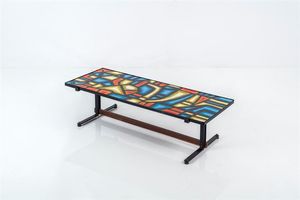 PRODUZIONE ITALIANA - Tavolino con struttura in ferro verniciato  piano smaltato. Anni '60 cm 38x136x53