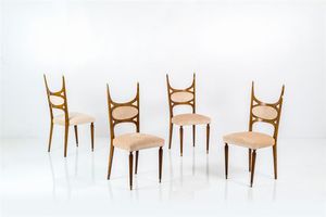 POZZI E VERGA - Quattro sedie con struttura in legno  puntali in ottone  sedili e schienali imbottiti rivestiti in tessuto. Anni  [..]