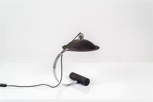 STILNOVO - Lampada da tavolo in acciaio cromato e metallo verniciato. Anni '50 h cm 40