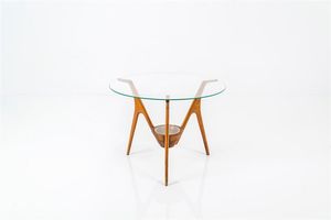 PRODUZIONE ITALIANA - Tavolino con struttura in legno chiaro  piani in vetro molato. Anni '50 cm 53 5x72