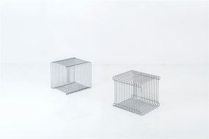 PANTON VERNER - Coppia di tavolini in acciaio cromato Prod. Fritz Hansen anni '70 cm 38x37x40