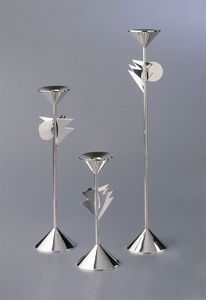 Mendini Alessandro - Tris di candelieri in argento 925 Es. 76/300 H. cm rispettivamente: 39  27  54 cm Produzione Cleto Munari 1990