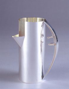 SCARPA CARLO - Caraffa in argento 925  impugnatura posta lateralmente a 45 rispetto la bocca. Es. 1/300/16 Produzione Cleto  [..]