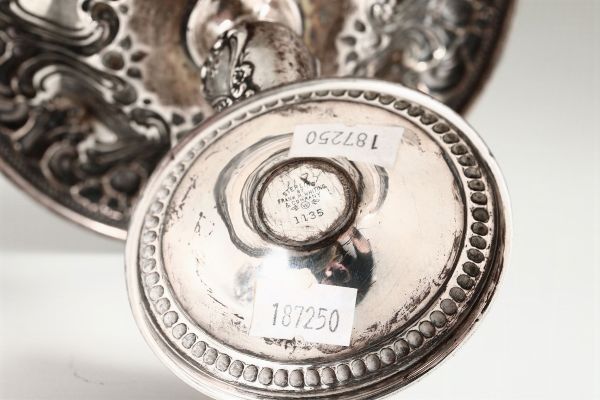 Piccola alzata in argento sterling, USA XX secolo, argentiere Franck M. Whitting  - Asta 	L'Art de la Table - Associazione Nazionale - Case d'Asta italiane