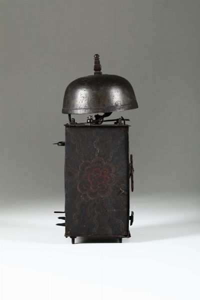 Orologio a lanterna in metallo dipinto, XVI secolo  - Asta Pendole e Orologi Antichi - Associazione Nazionale - Case d'Asta italiane