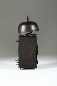 Orologio a lanterna in metallo dipinto, XVI secolo  - Asta Pendole e Orologi Antichi - Associazione Nazionale - Case d'Asta italiane