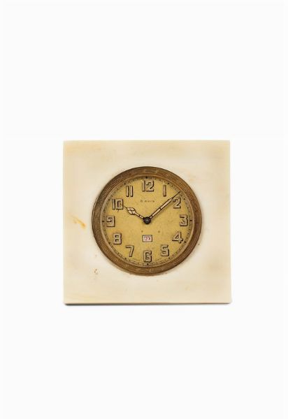 Anonimo : ANONIMO, orologio da scrivania, in avorio, con datario e 8 giorni di riserva di carica. Realizzato nel 1920  - Asta Orologi da Polso e da Tasca - Associazione Nazionale - Case d'Asta italiane