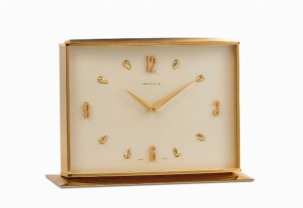 TIFFANY : TIFFANY&Co., orologio da tavolo, riserva 8 giorni, in ottone dorato. Realizzato nel 1960 circa  - Asta Orologi da Polso e da Tasca - Associazione Nazionale - Case d'Asta italiane