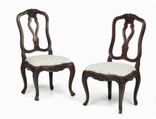 Coppia di sedie Luigi XV in noce, Veneto XVIII secolo  - Asta Antiquariato - Associazione Nazionale - Case d'Asta italiane