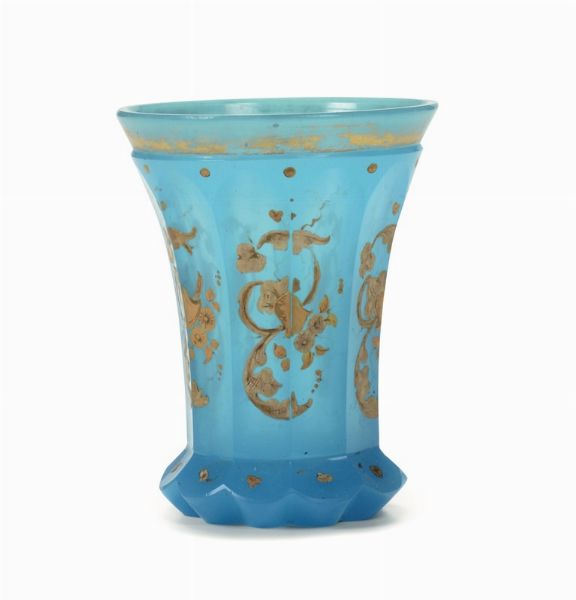 Bicchiere in vetro turchese con decori dorati, Europa centrale Biedermeier XIX secolo  - Asta Antiquariato - Associazione Nazionale - Case d'Asta italiane