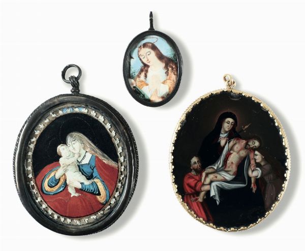 Lotto di tre pendenti reliquiari in argento, XVII secolo  - Asta Antiquariato - Associazione Nazionale - Case d'Asta italiane