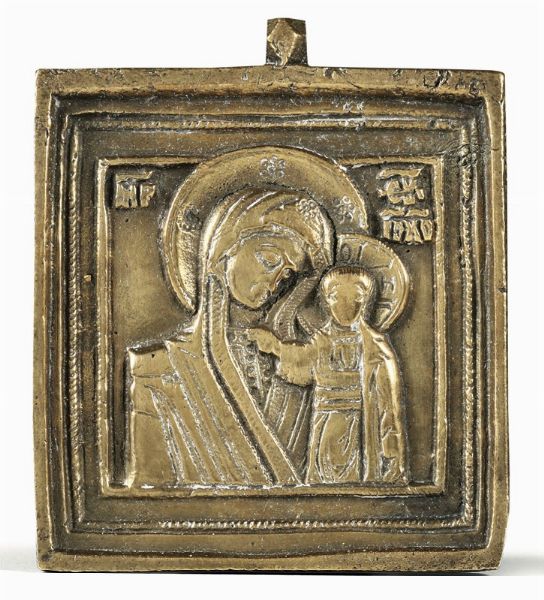 Placca in metallo dorato raffigurante Madonna con il Bambino, Russia? XIX-XX secolo  - Asta Antiquariato - Associazione Nazionale - Case d'Asta italiane
