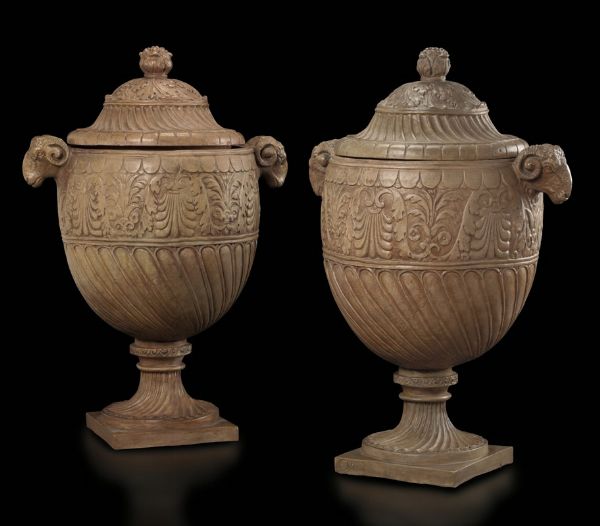 Coppia vasi in terracotta con coperchio, XIX-XX secolo  - Asta Antiquariato - Associazione Nazionale - Case d'Asta italiane