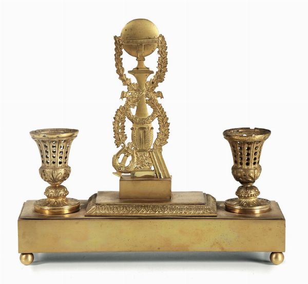Calamaio di bronzo dorato e cesellato, XIX-XX secolo  - Asta Antiquariato - Associazione Nazionale - Case d'Asta italiane