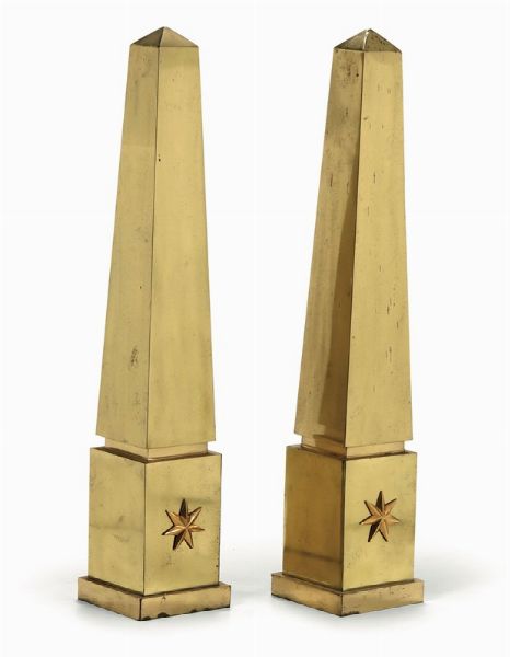 Coppia di obelischi in bronzo dorato, XX secolo  - Asta Antiquariato - Associazione Nazionale - Case d'Asta italiane