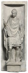 Rilievo in gesso raffigurante antico romano, Italia XIX secolo, opera derivata da modello rinascimentali  - Asta Antiquariato - Associazione Nazionale - Case d'Asta italiane