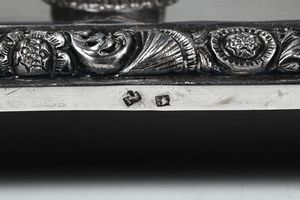 Oliera in argento con ampolle, decoro a maruzzella, Regno di Napoli XIX secolo  - Asta Antiquariato - Associazione Nazionale - Case d'Asta italiane