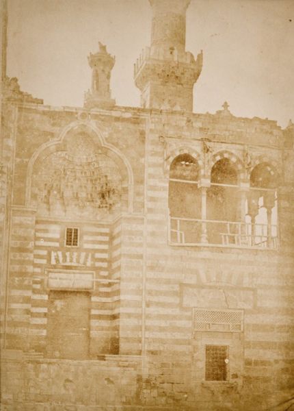 MAXIME DU CAMP : Entrata della moschea di Barkauk - Cairo (Egitto)  - Asta FOTOGRAFIA - OPERE D'ARTE SU CARTA - ARTE AL FEMMINILE - Associazione Nazionale - Case d'Asta italiane