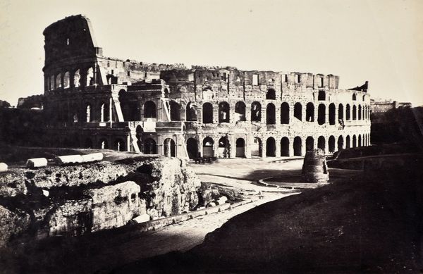 ADRIANO DE BONIS : Il Colosseo e Meta Sudante  - Roma  - Asta FOTOGRAFIA - OPERE D'ARTE SU CARTA - ARTE AL FEMMINILE - Associazione Nazionale - Case d'Asta italiane