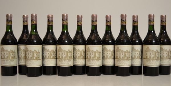 Chateau Haut Brion 1975  - Asta Una Eccezionale Selezione di Vini e Distillati Internazionali da Collezioni Private - Associazione Nazionale - Case d'Asta italiane