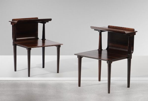Coppia di tavolini con struttura in legno.  - Asta Design - Associazione Nazionale - Case d'Asta italiane