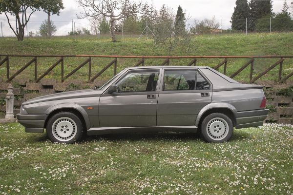 ALFA ROMEO 75 TWIN SPARK (1989)  - Asta AUTO CLASSICHE - Associazione Nazionale - Case d'Asta italiane