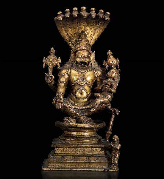 Figura di divinit con bambini in bronzo, India, probabilmente XIV secolo  - Asta Fine Chinese Works of Art - Associazione Nazionale - Case d'Asta italiane