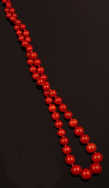 Collana in corallo rosso, a boules scalari  - Asta Fine Coral Jewels - Associazione Nazionale - Case d'Asta italiane