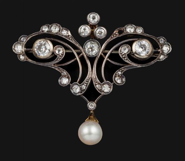 Spilla con diamanti di vecchio taglio e perla  - Asta Fine Coral Jewels - Associazione Nazionale - Case d'Asta italiane
