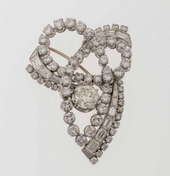 Spilla con diamanti di vecchio taglio e diamanti taglio baguette  - Asta Fine Jewels - Associazione Nazionale - Case d'Asta italiane