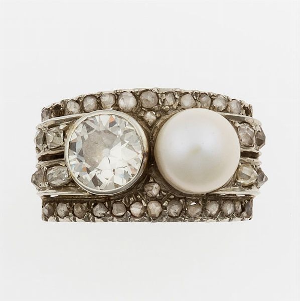 Anello a fascia con diamante di vecchio taglio di ct 1,00 circa e perla  - Asta Fine Jewels - Associazione Nazionale - Case d'Asta italiane
