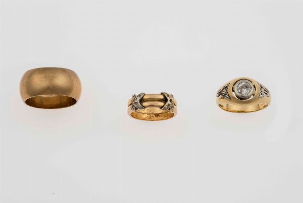 Lotto composto da un anello con diamante di vecchio taglio, un anello a fascia ed una fede mantovana  - Asta Fine Jewels - Associazione Nazionale - Case d'Asta italiane