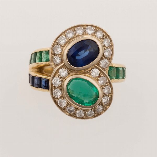 Anello con zaffiro, smeraldi e diamanti  - Asta Fine Jewels - Associazione Nazionale - Case d'Asta italiane