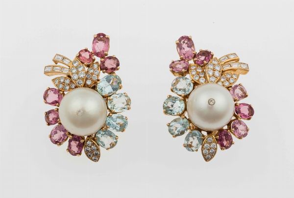 Orecchini con perle coltivate, diamanti, tormaline ed acquamarine  - Asta Fine Jewels - Associazione Nazionale - Case d'Asta italiane