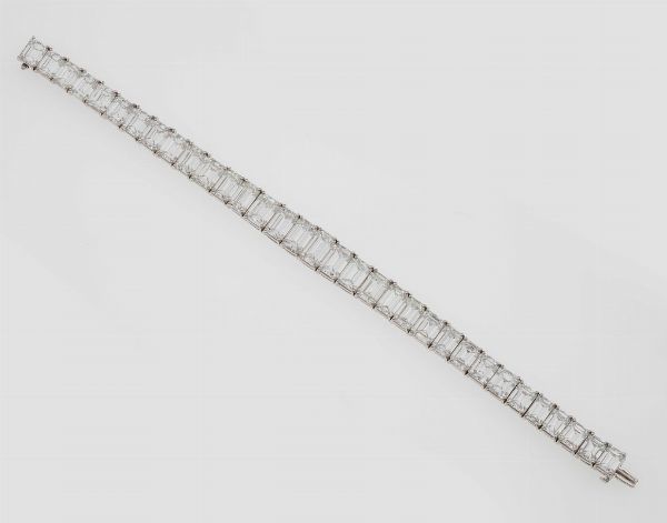 Bracciale con diamanti taglio smeraldo per ct 40,20 stimati  - Asta Fine Jewels - Associazione Nazionale - Case d'Asta italiane