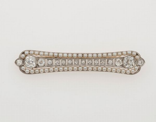 Spilla a barretta con diamanti di vecchio taglio e piccole perle  - Asta Fine Jewels - Associazione Nazionale - Case d'Asta italiane