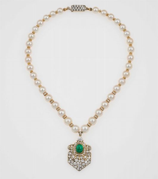 Girocollo con perle coltivate, diamanti e smeraldo taglio cabochon  - Asta Fine Jewels - Associazione Nazionale - Case d'Asta italiane