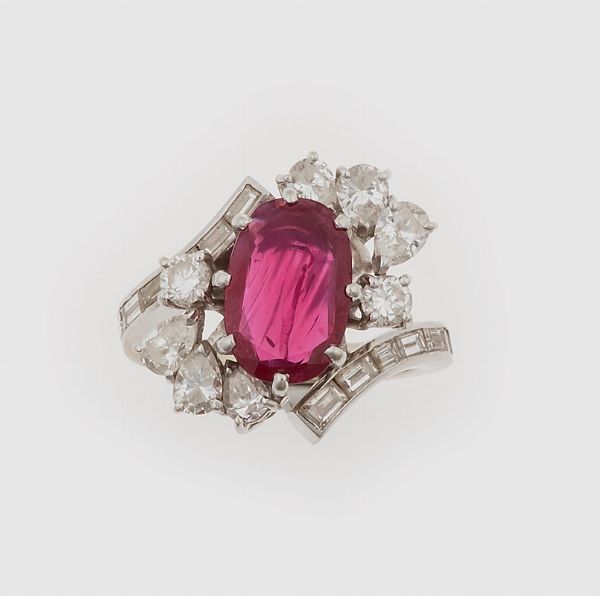 Anello con rubino Burma di ct 2,00 circa e diamanti  - Asta Fine Jewels - Associazione Nazionale - Case d'Asta italiane