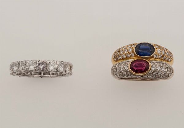 Lotto composto da un anello con diamanti ed un anello con zaffiro e rubino  - Asta Fine Jewels - Associazione Nazionale - Case d'Asta italiane