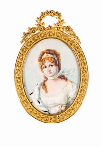MINIATURA - Cm 11x9 (ovale) XIX secolo  su avorio  raffigurante un ritratto femminile in abito bianco e ermellino  firmata  [..]